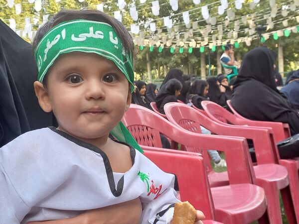  مراسم شیرخوارگان حسینی در باغ فردوس استان اصفهان