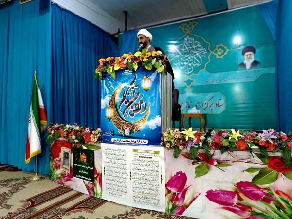 تجلیل از حافظ کل قرآن، مدد جوی روشن دل در نماز جمعه
