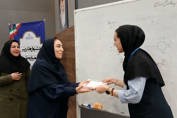 رقابت ۳۱ دانش‌آموز ممتاز همیار معلم ملاردی 