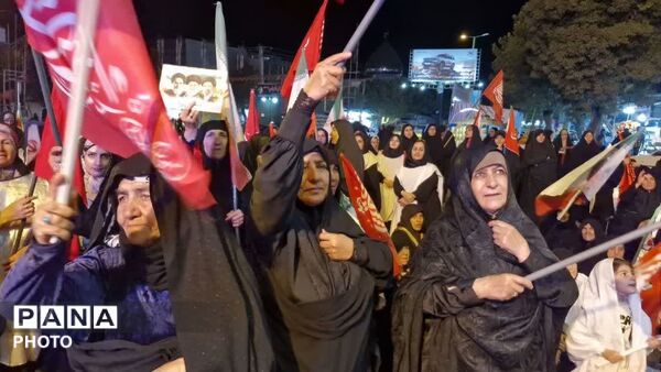 همزمان با سراسر کشور؛ صد و هفتاد و یکمین شب «بیعت با رهبری» در نورآباد