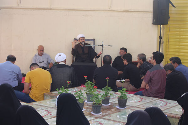 زمزمه عاشقانه دعای عرفه در یادمان 14 شهید گمنام کوه خضر نبی(ع)