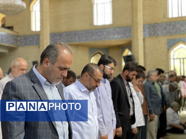 حضور مردم و  فرهنگیان متدین ملارد در صفوف نماز جمعه 