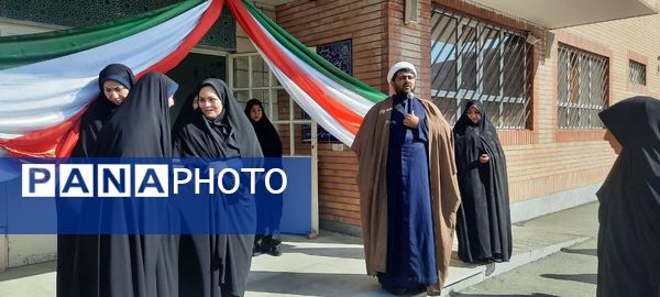 افتتاح اتاق بهداشت در دبیرستان نسرین عرب ساوه