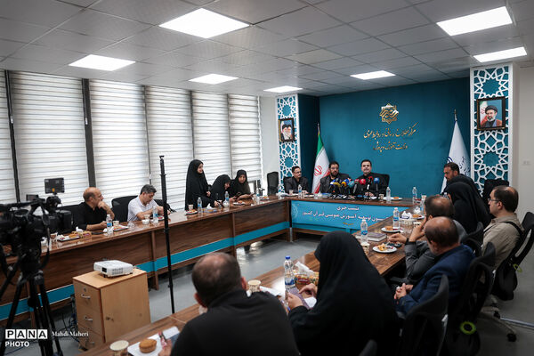 نشست خبری مشاور وزیر آموزش و پرورش و دبیر کمیسیون توسعه آموزش عمومی قرآن کشور