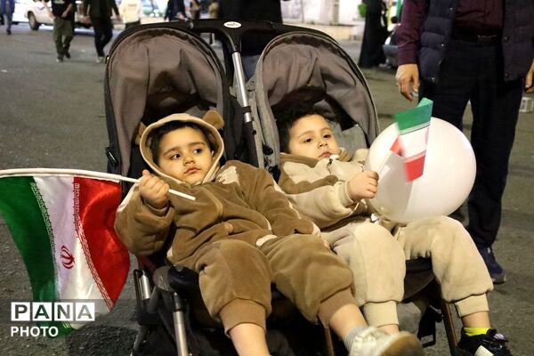 پنجاه و سومین شب ایستادگی در خیابان‌های کرج