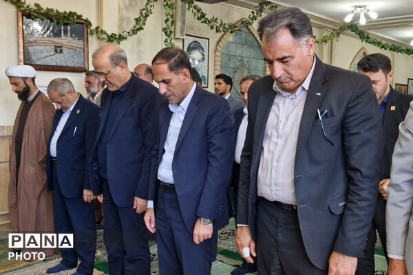 وزیر آموزش و پرورش میهمان دانش‌آموزان مدرسه شاهد دالکی