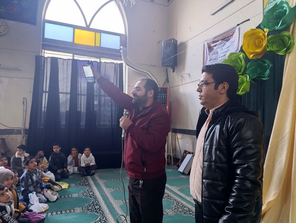 مسجد حسین‌بن‌علی (ع) میزبان لبخند دانش‌آموزان در جشن میلاد دو امام