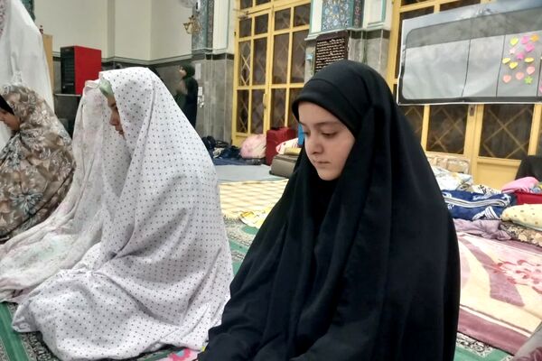 مراسم معنوی اعتکاف دانش‌آموزی دختران دبیرستان ارمغان