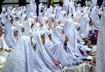 جشن تکلیف دانش‌آموزن دختر در گچساران