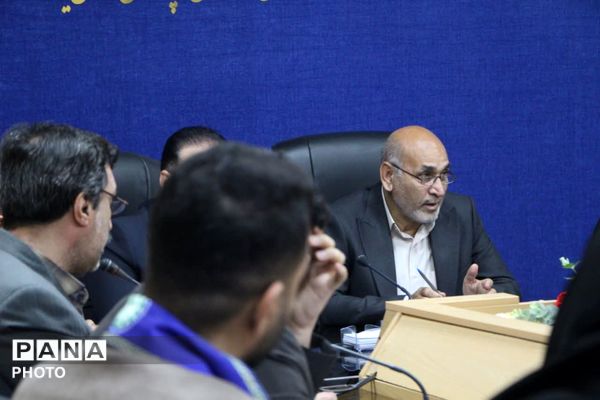 برگزاری اولین جلسه طرح «با انرژی ها» برای مدیریت مصرف انرژی در مدارس یزد