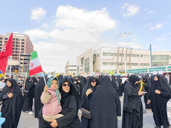 راهپیمایی روز دانش آموز و مبارزه با استکبار در مشهد 