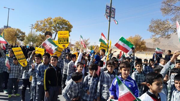 راهپیمایی باشکوه ۱۳ آبان در شهرستان بن 