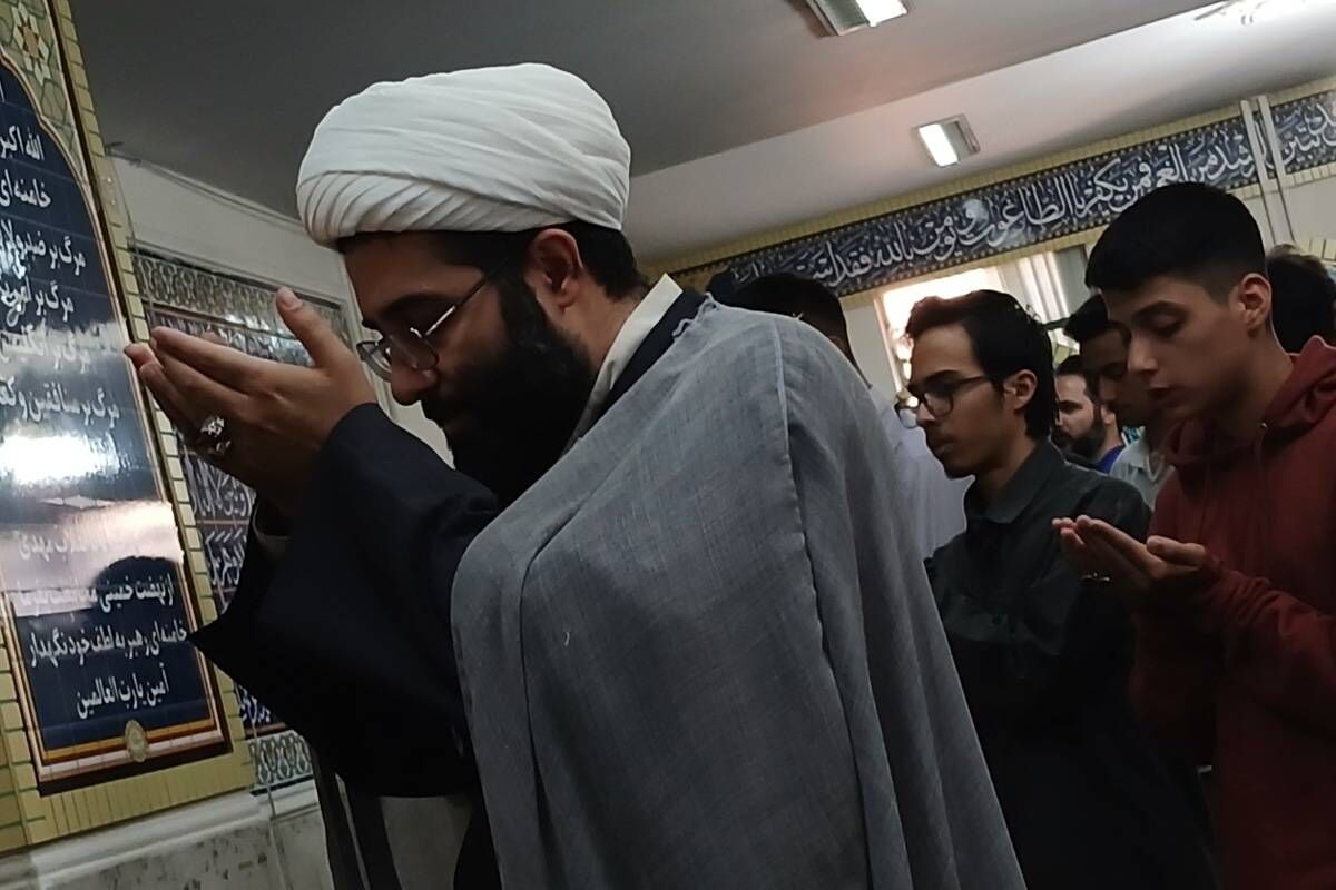 حس ناب بندگی در میان دانش‌آموزان دبیرستان امام علی (ع)