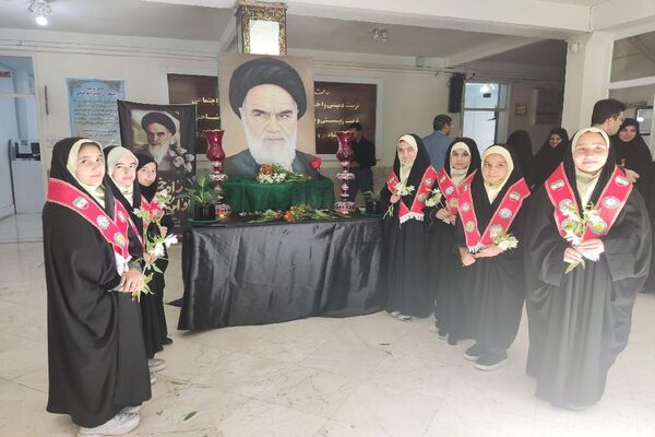 آیین گرامیداشت امام خمینی (ره) در اداره آموزش و پرورش ناحیه ۳