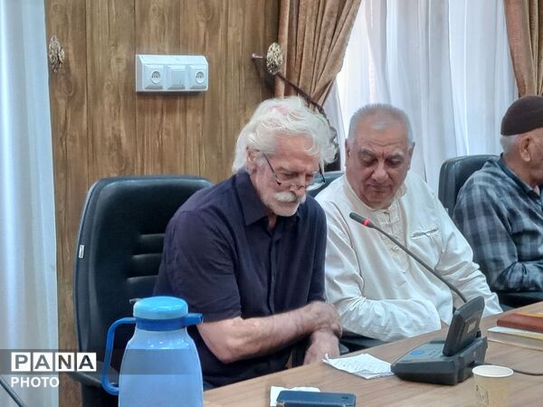جلسات هفتگی پیشکسوتان فرهنگی در دبیرستان خیام
