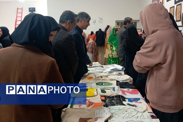 جشنواره "ایران رنگارنگ" در هنرستان سعادت پردیس