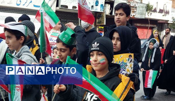 راهپیمایی 22 بهمن در مه ولات 