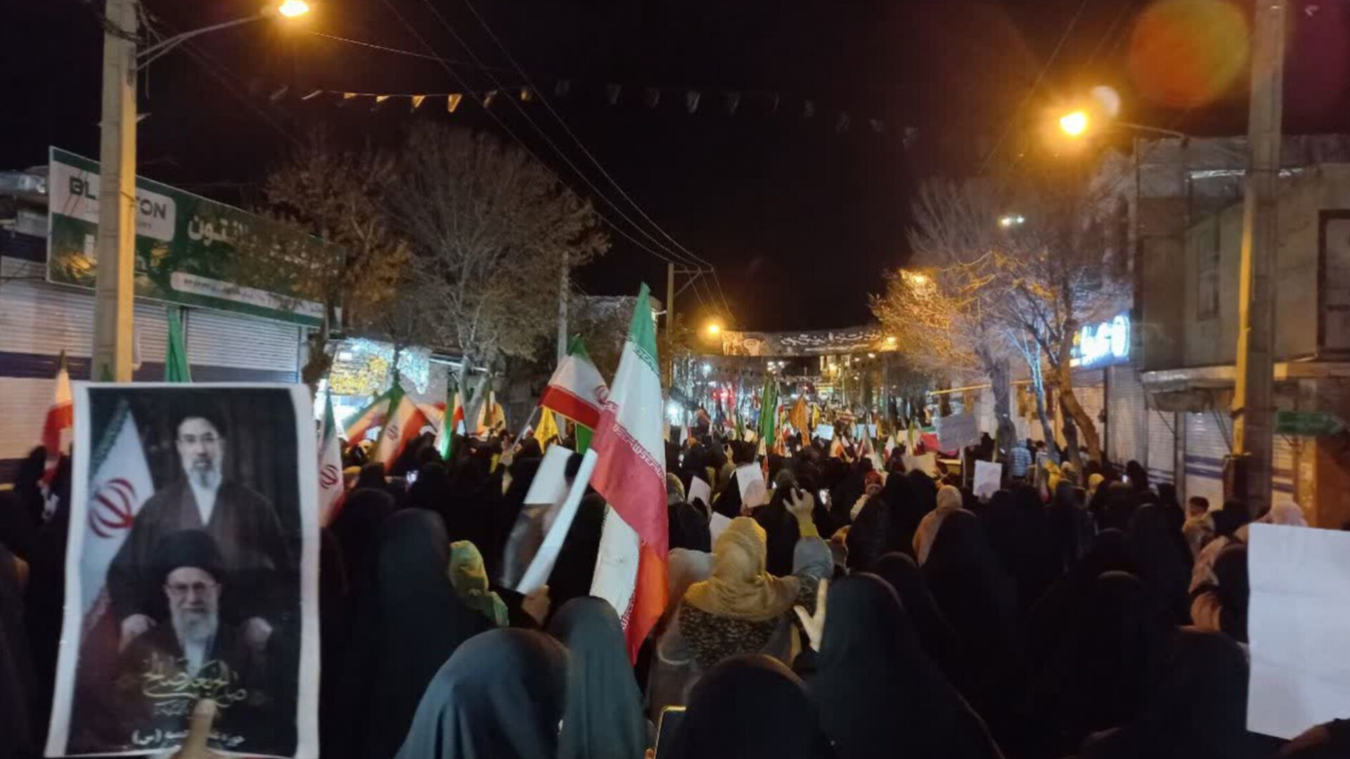 بیعت با رهبر جدید در شب بارانی؛ پیام همبستگی و امید به سوی آینده را دارد