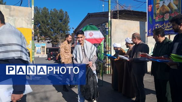 اعزام دانش‌آموزان پسر آشخانه به راهیان نور 