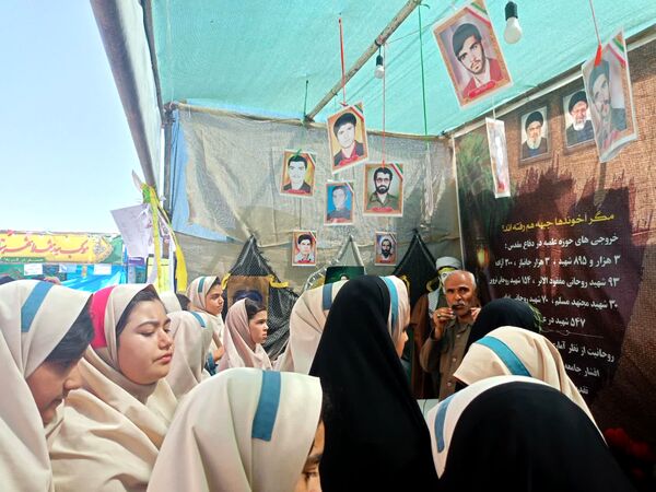 بازدید دانش آموزان دبستان سمیه از کنگره ملی شهید مدرس