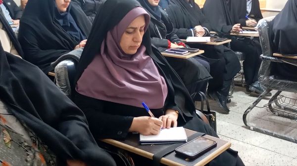 کارگاه آموزشی کمک‌های اولیه سازمان دانش‌آموزی ناحیه 2 کرج 