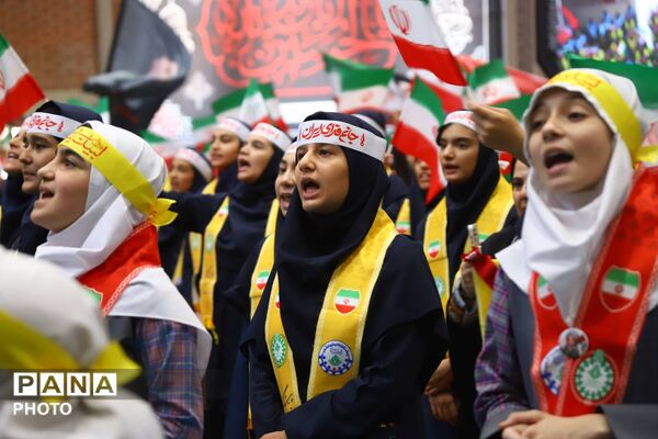 همایش سوگواری ۱۵۰۰ نفری دانش‌آموزی «باید برخاست» در آذربایجان شرقی