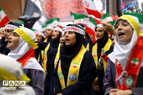 همایش سوگواری ۱۵۰۰ نفری دانش‌آموزی «باید برخاست» در آذربایجان شرقی