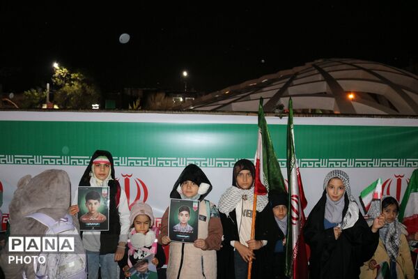 دانش‌آموزان پای کار وطن