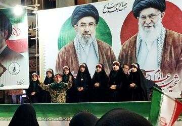 مردم غیور خرم آباد پای آرمان‌هایشان ایستاده‌اند