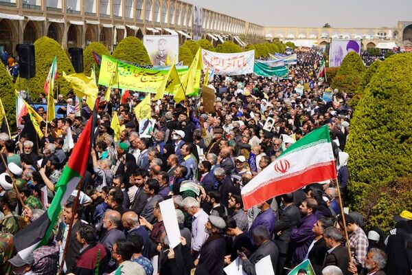 مردم غیور اصفهان در راهپیمایی روز قدس جنایات رژیم غاصب صهیونیستی را محکوم کردند