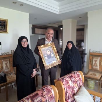 تجلیل معاون آموزش ابتدایی از خانواده شهید فرهنگی «منصور تقوی» 