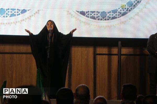 حضور بازماندگان ناوشکن دنا؛در میدان شهید آیت الله خامنه ای وتجلیل از ایثارگری مدافعان وطن