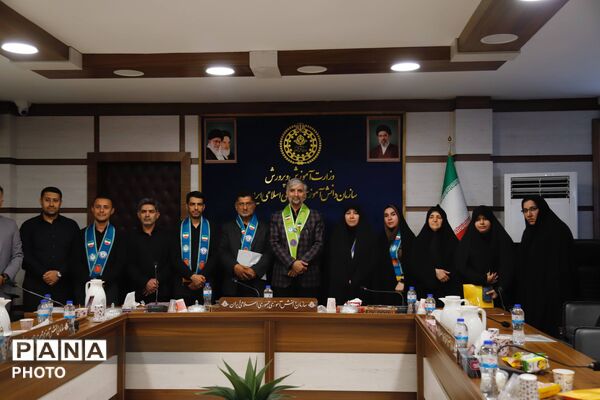 نشست هم‌اندیشی مسئولان دانش‌آموزی تهران با محور آموزش مربیان و مدیریت مصرف انرژی