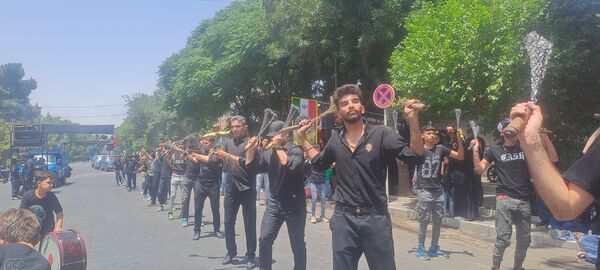 برپایی پرشور مراسم عزاداری سیدالشهدا در خیابان‌های نیشابور 