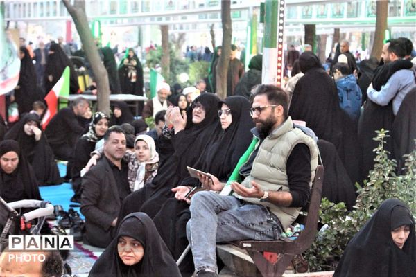 حال و هوای آغاز سال نو در جوار مزار شهدای جنگ رمضان