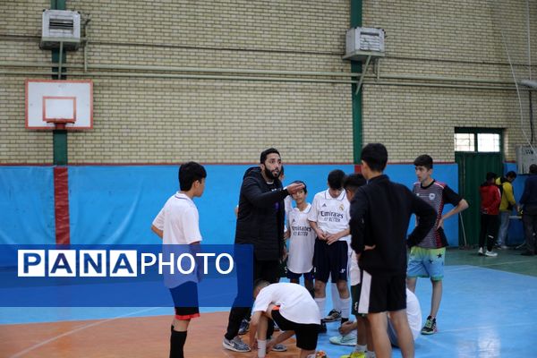 مسابقات قهرمانی فوتسال در منطقه کهریزک 