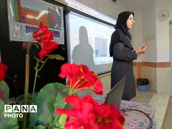 معلم‌های نمونه؛ معماران آینده و الهام‌بخش نسل‌ها