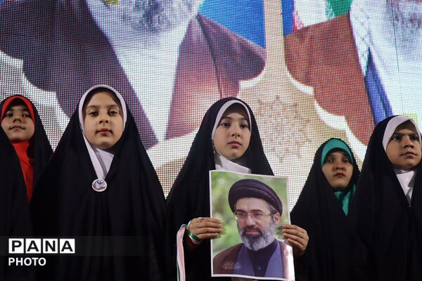 جان‌برکفان گفتند از این عشق و حالا‌ ذکر لب ما لحظه‌لحظه هست: ایران