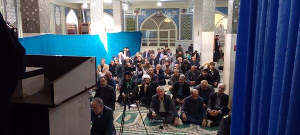 نماز جمعه میعادگاه عشق 
