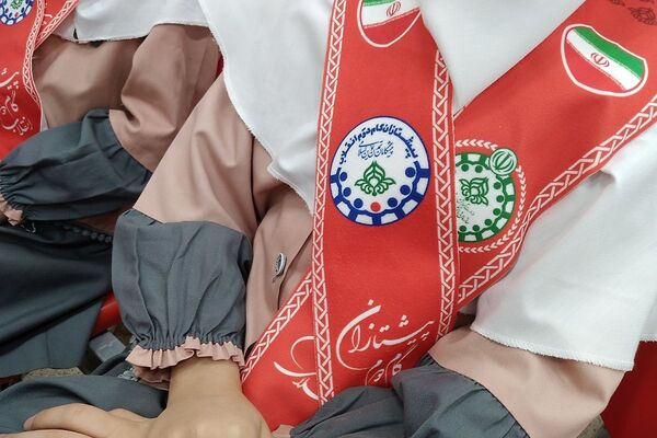 مراسم «لاله‌های روشن» در دبستان دکتر کیهانی 