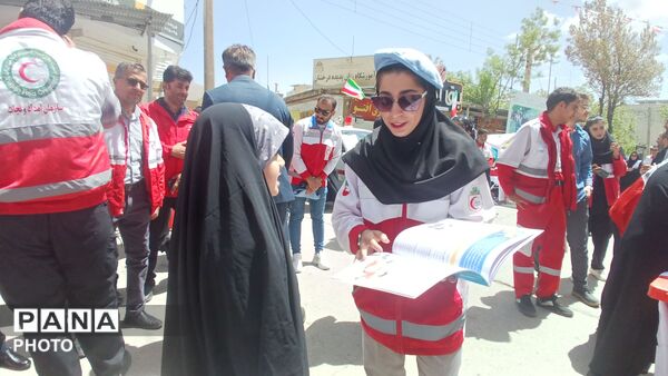 موکب عشق؛ تجدید عهد خادمان هلال‌احمر فارسان با راه  سردار سلیمانی