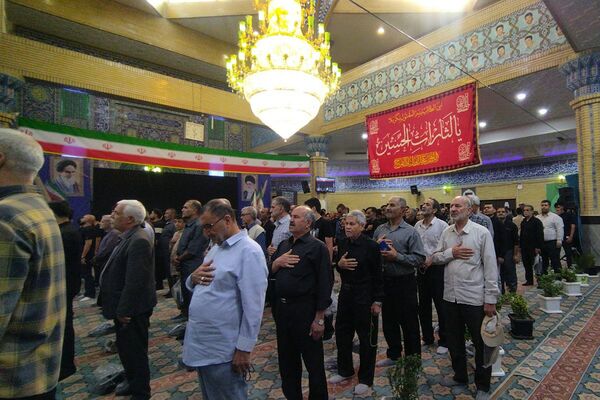 مراسم تشییع پیکر پاک شهید اکبر عنایتی در گلزار شهدای ملارد