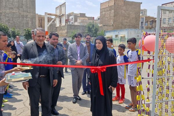 آیین افتتاح زمین چمن مصنوعی در قرچک