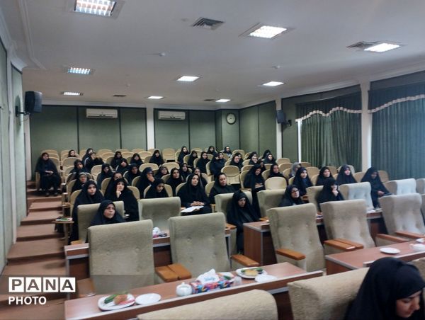 نشست اختصاصی بانوان خلیل‌آباد با معاون سیاسی اجتماعی استانداری خراسان رضوی