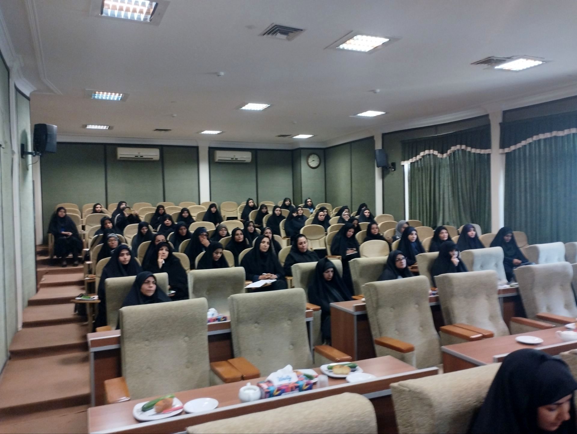 نشست اختصاصی بانوان خلیل‌آباد با معاون سیاسی اجتماعی استانداری خراسان رضوی