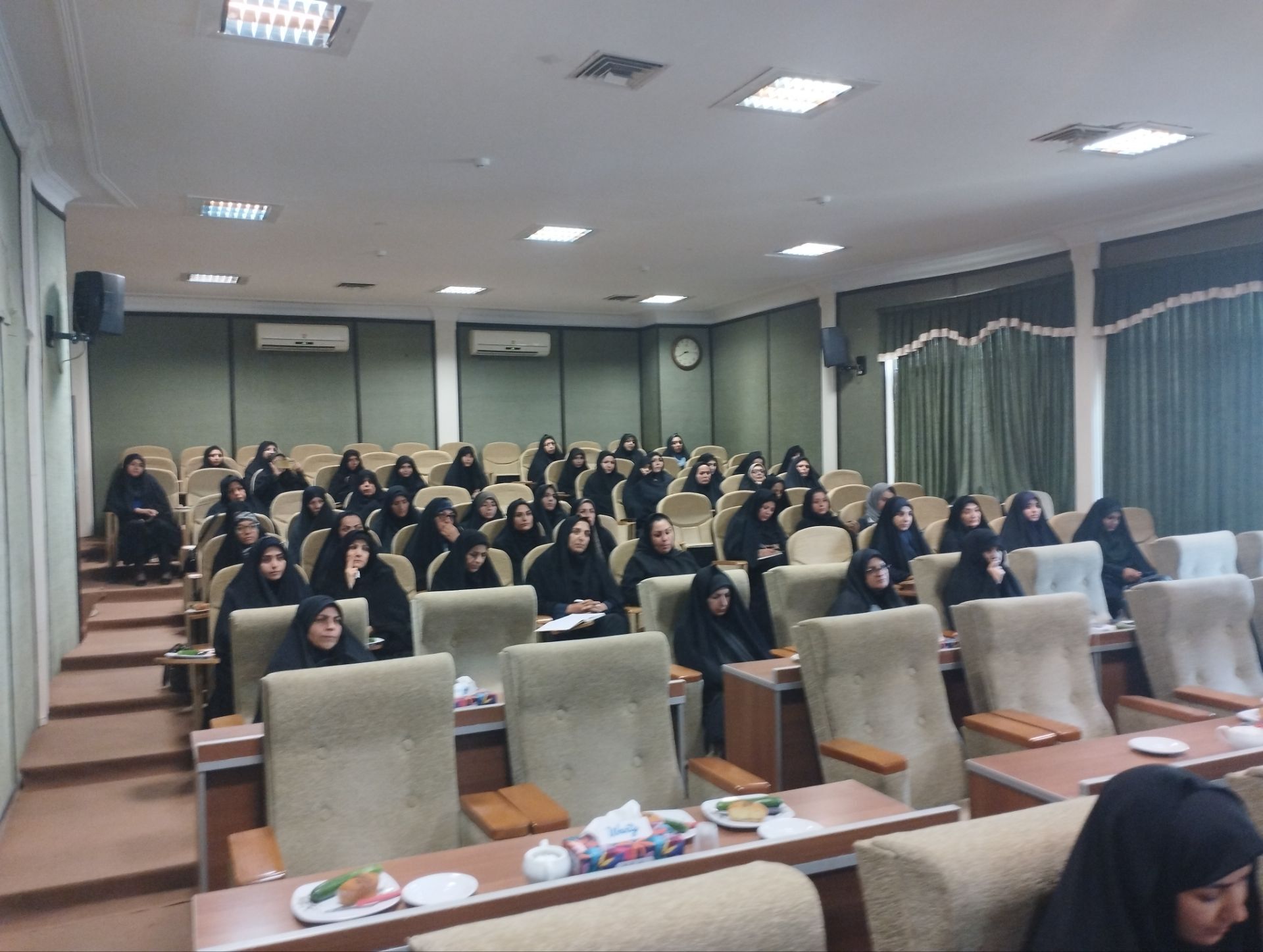 نشست اختصاصی بانوان خلیل‌آباد با معاون سیاسی اجتماعی استانداری خراسان رضوی