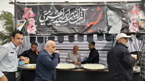 مراسم بزرگداشت شهدای خدمت با حضور نوجوانان انقلابی