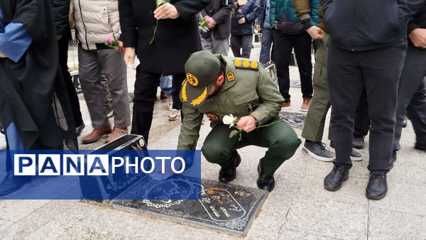 غبار روبی و عطر افشانی گلزار شهدا  در نیشابور 