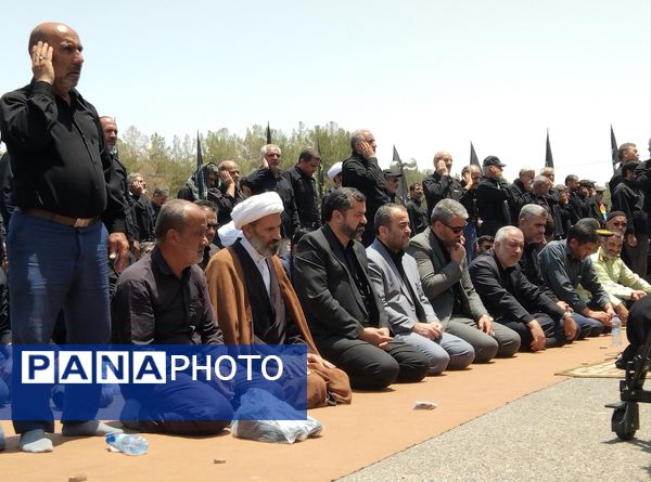 اقامه نماز ظهر عاشورا در بیرجند