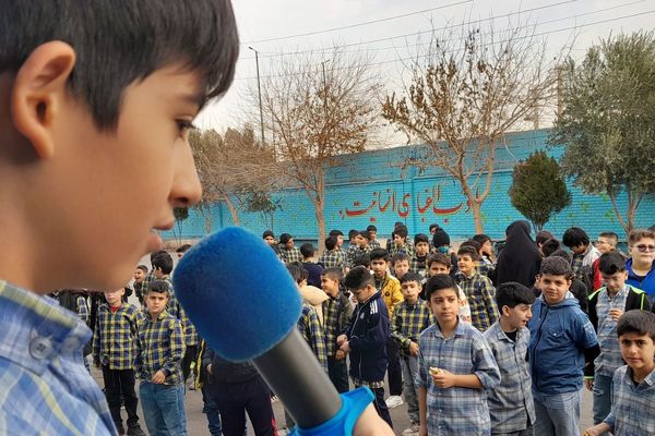 مدارس اسلامشهر یکصدا در جشن انقلاب 